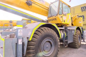 Grove RT 890E